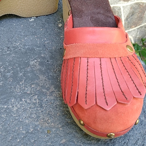 Tommy Girl Platform Clogs - Picture 3 of 8